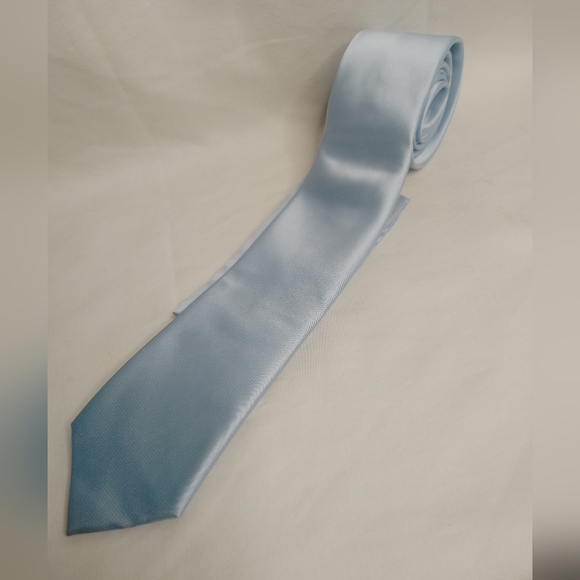 New Q Brand Light Blue Men's Tie And Pocket Square Microfiber - Picture 1 of 7